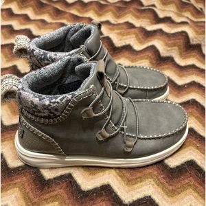 Hey dudes winter shoes. Size 9 grey. Only worn a few times.